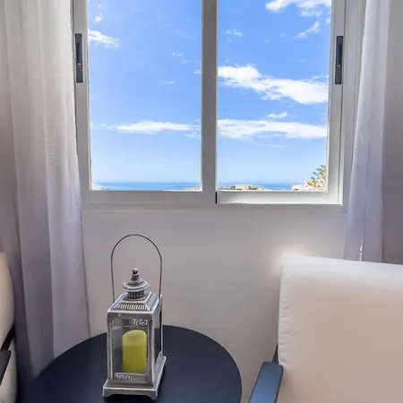 Panamanian Blue Sea View Flat *